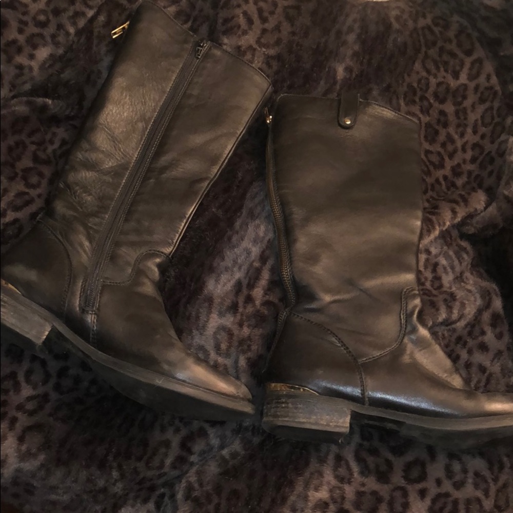 BLK LEATHER STEVE MADDEN HEELED ZIPPER BOOTS SZ8.5